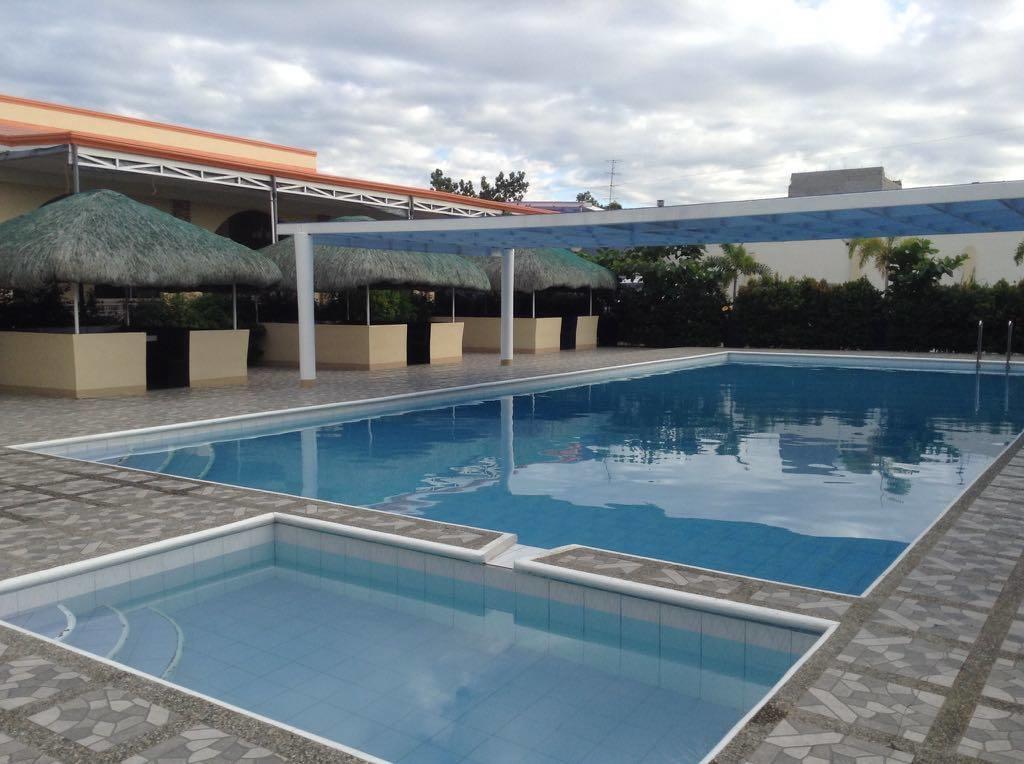 Ukl Ever Resort Hotel Laoag Kültér fotó