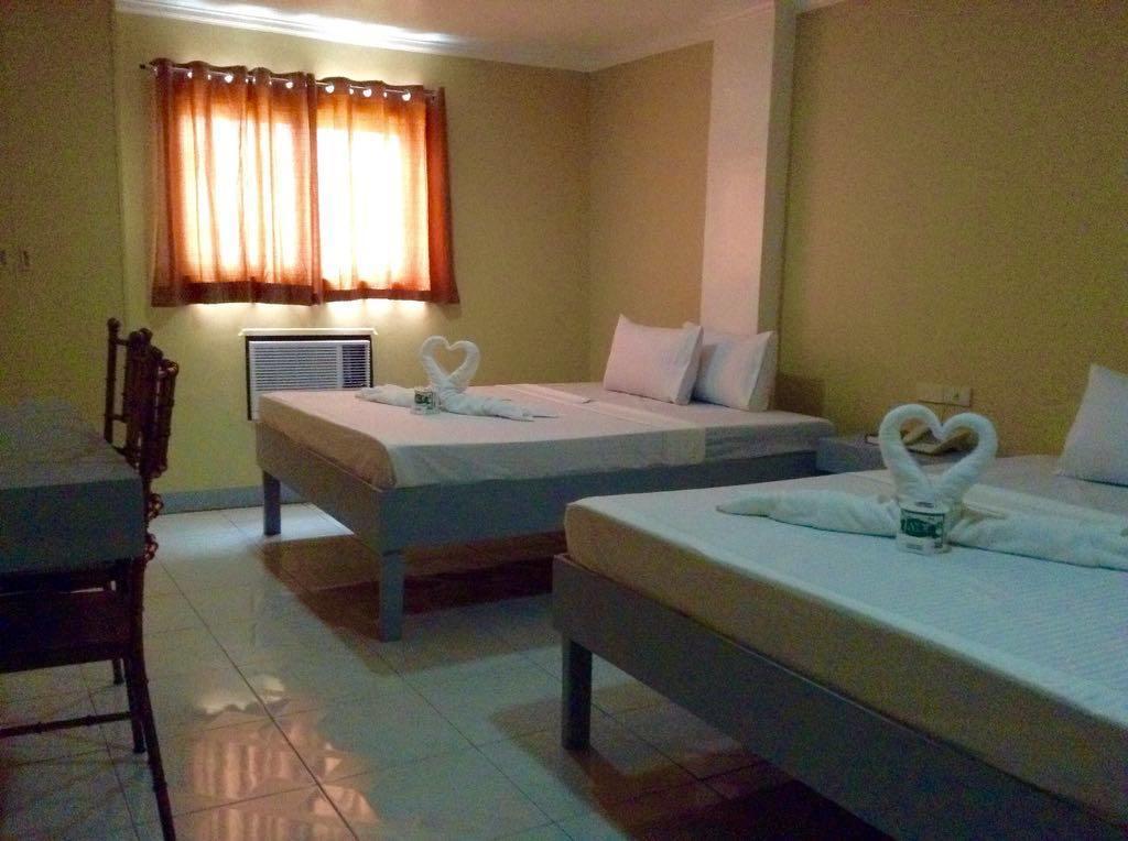 Ukl Ever Resort Hotel Laoag Kültér fotó